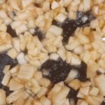 Карамелизированные яблоки для пирога