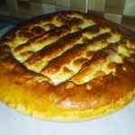 Пирог из дрожжевого теста с творогом